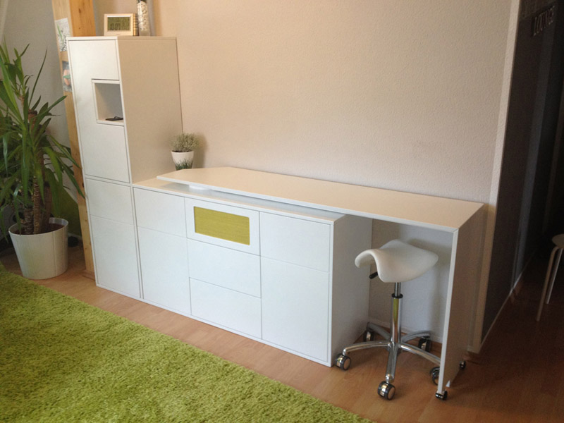 Arbeitstisch mit Rundbogen