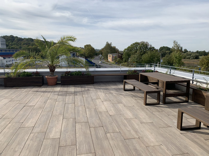 platzsparender Arbeitstisch