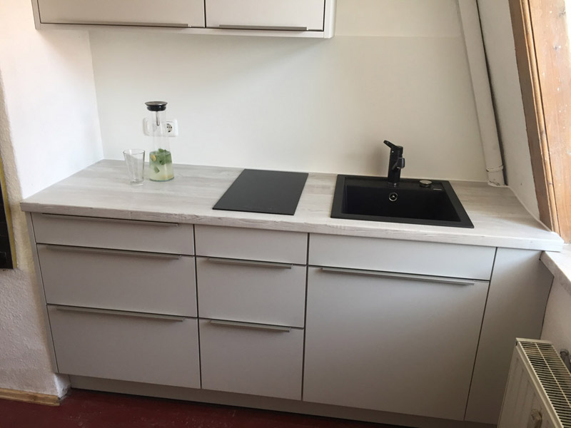 platzsparender Arbeitstisch