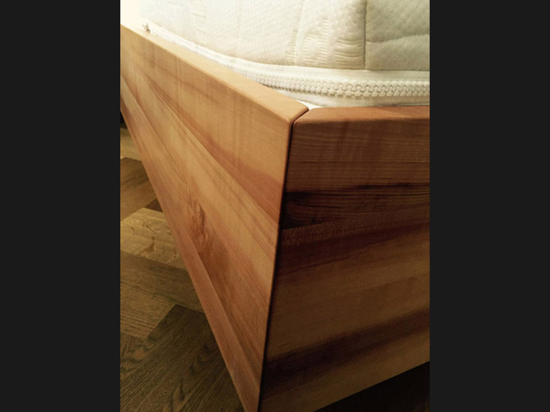 Arbeitstisch mit Rundbogen