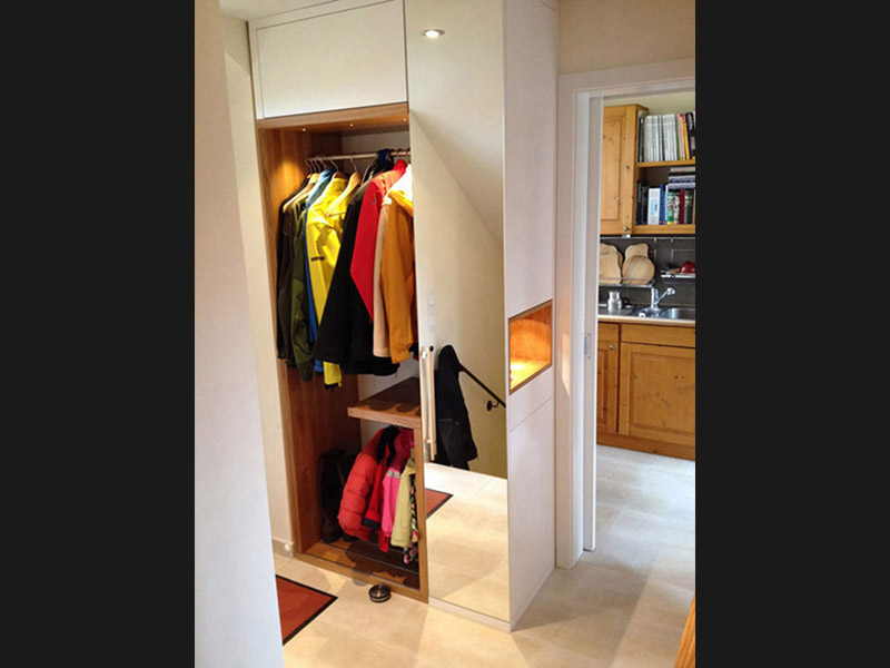 Arbeitstisch mit Rundbogen