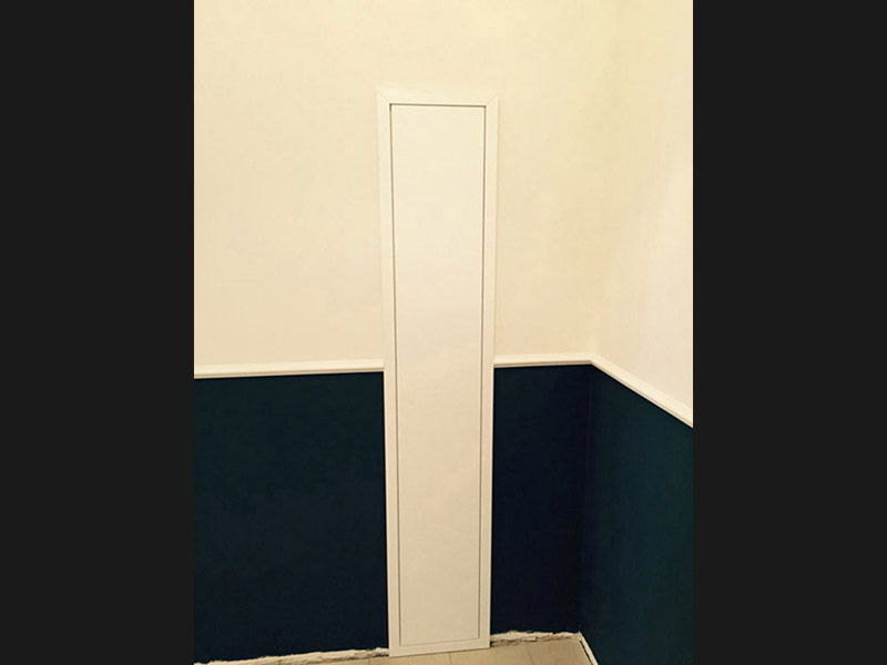 Arbeitstisch mit Rundbogen