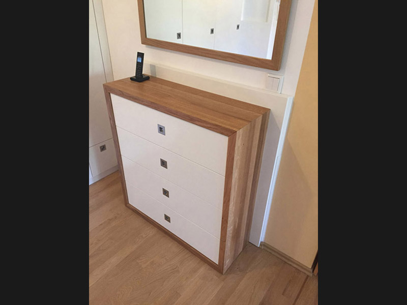 Arbeitstisch mit Rundbogen