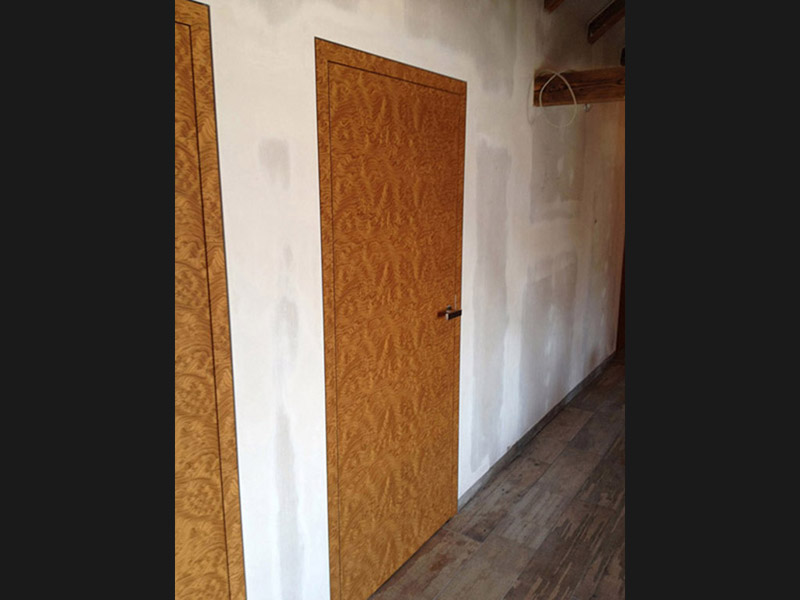 Arbeitstisch mit Rundbogen